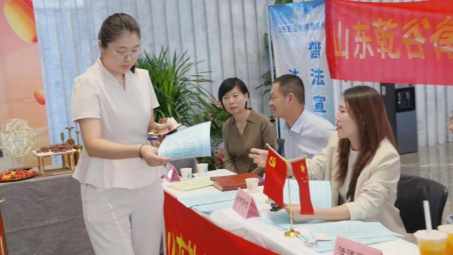 公益普法迎国庆  以法相助贺中秋